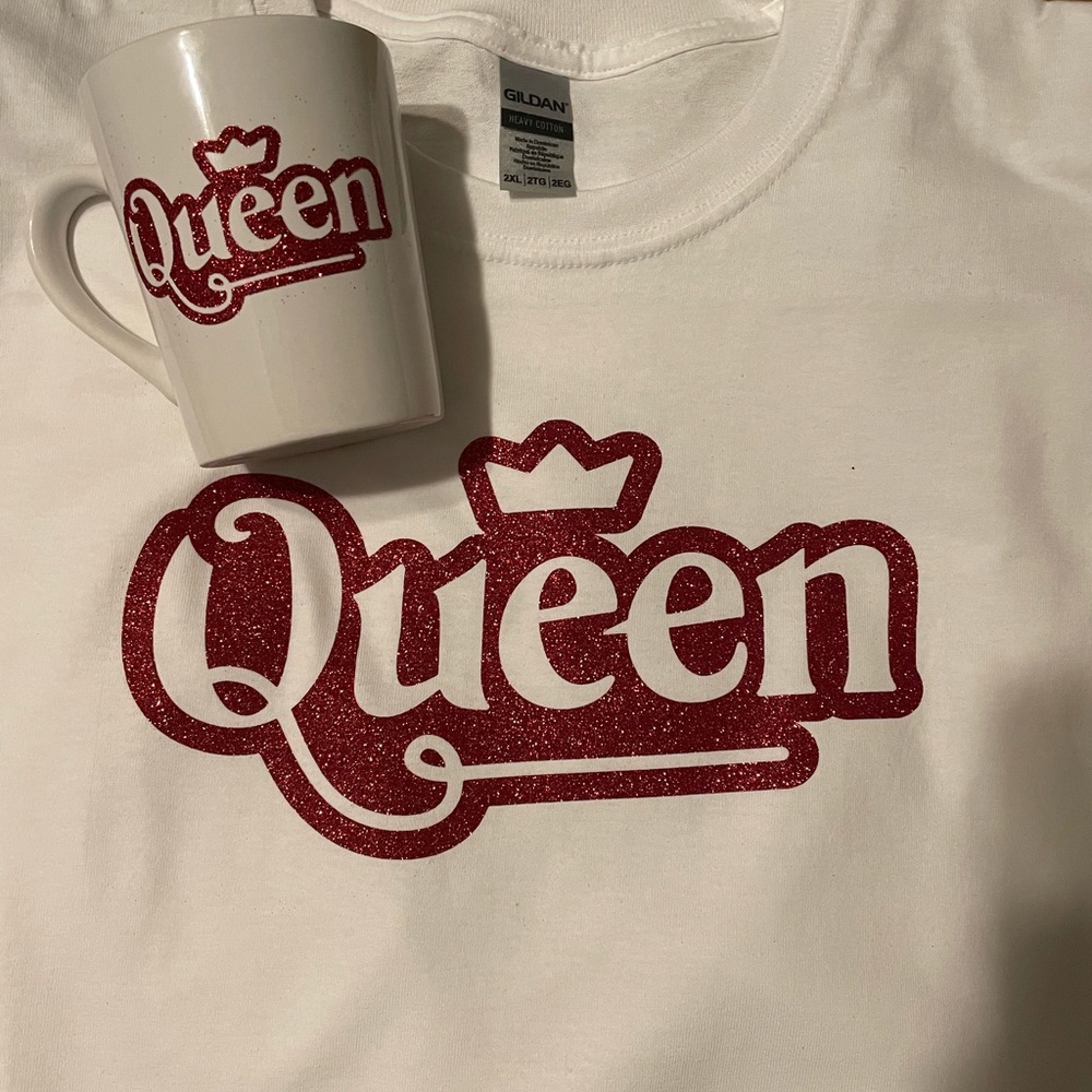 Queen tee and mug set